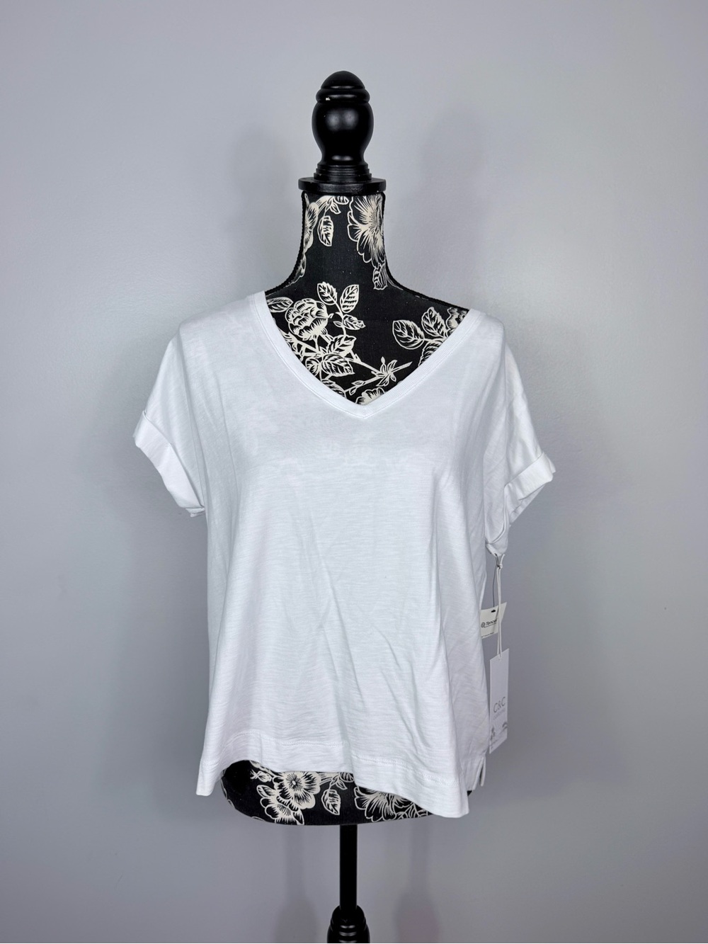 NWT C&C California white cuffed short sleeve loose fit crop top size large